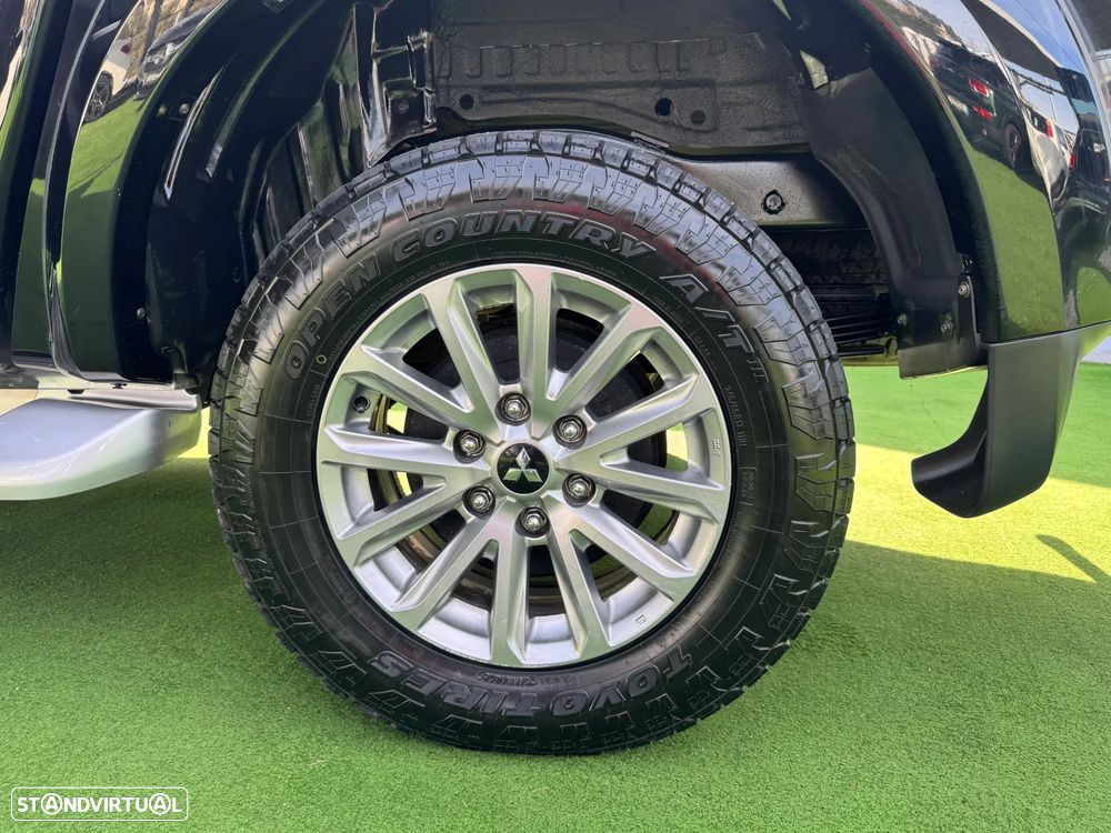 Mitsubishi L200 2.4 DI-D CD Instyle Strakar 4WD - 12