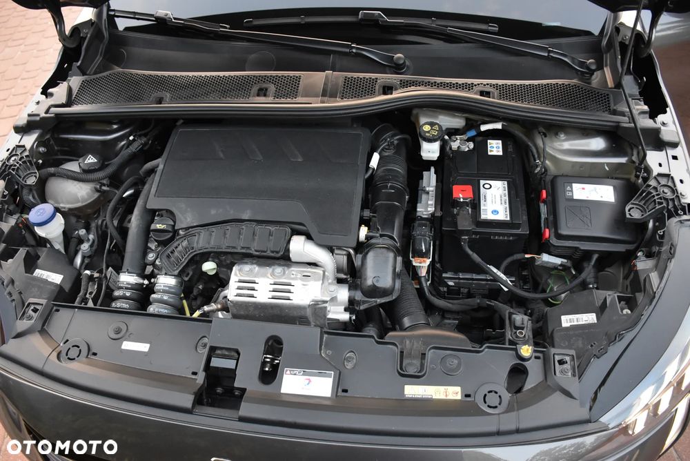 Peugeot 208 - 40