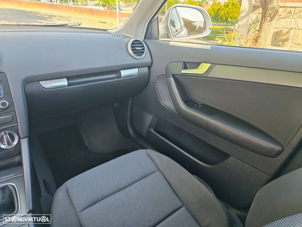 Audi A3 Sportback 1.6 TDI Attraction - 15