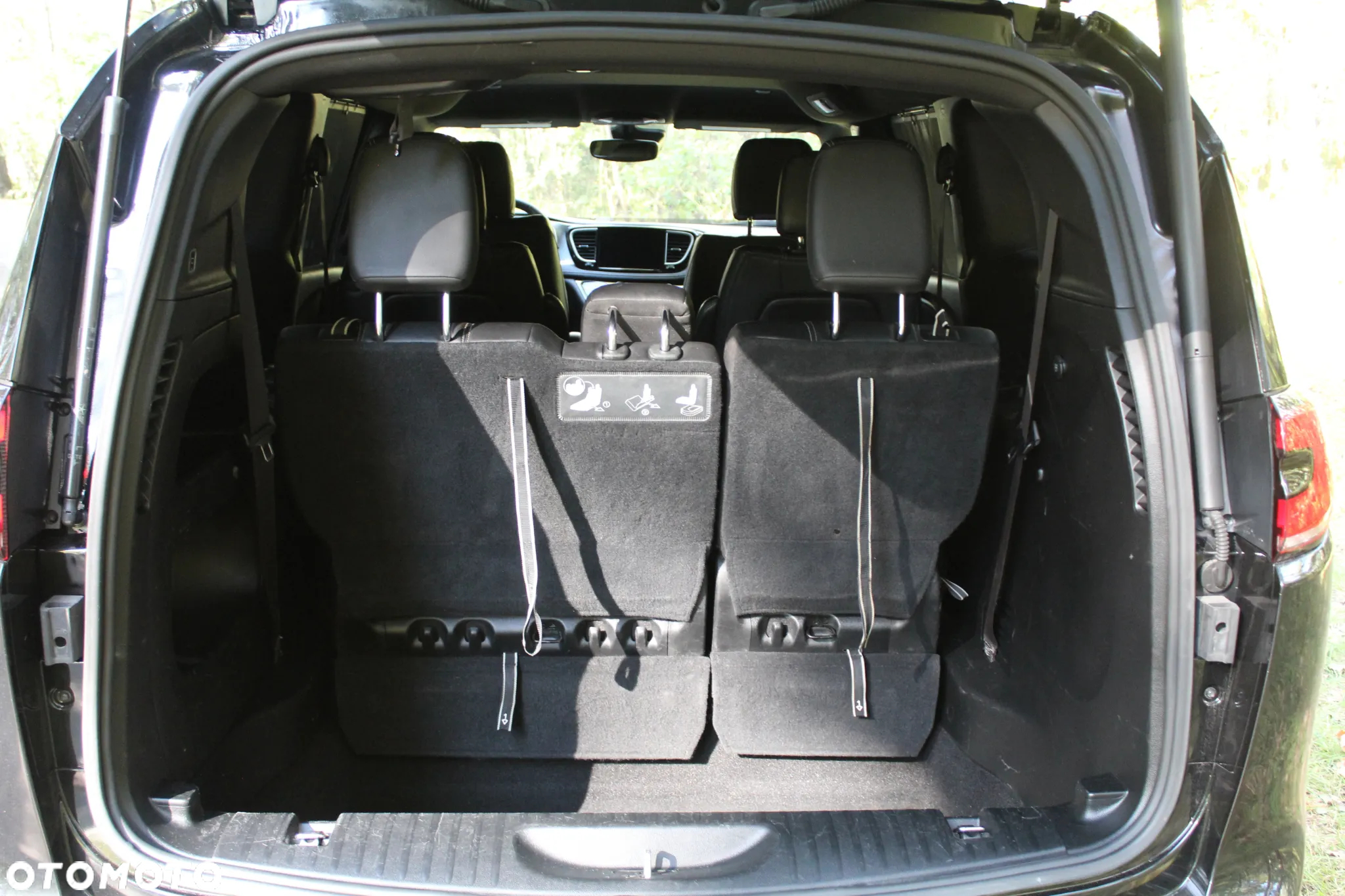 Chrysler Pacifica - 38