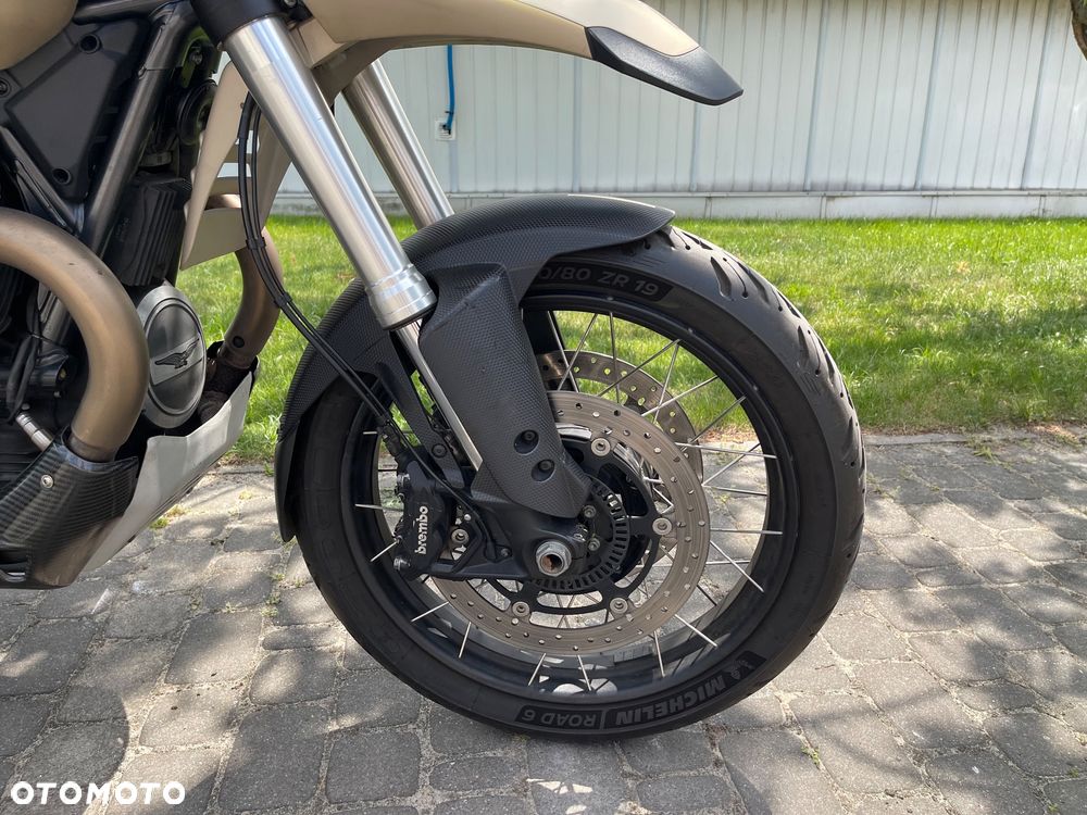 Moto Guzzi V85 - 10