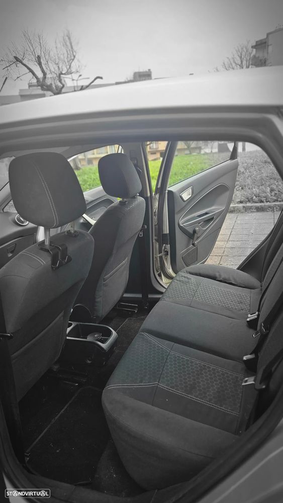 Ford Fiesta 1.25 Trend - 17