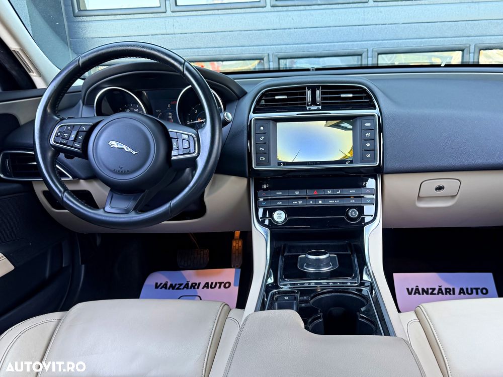 Jaguar XE 20d Aut. Prestige - 24
