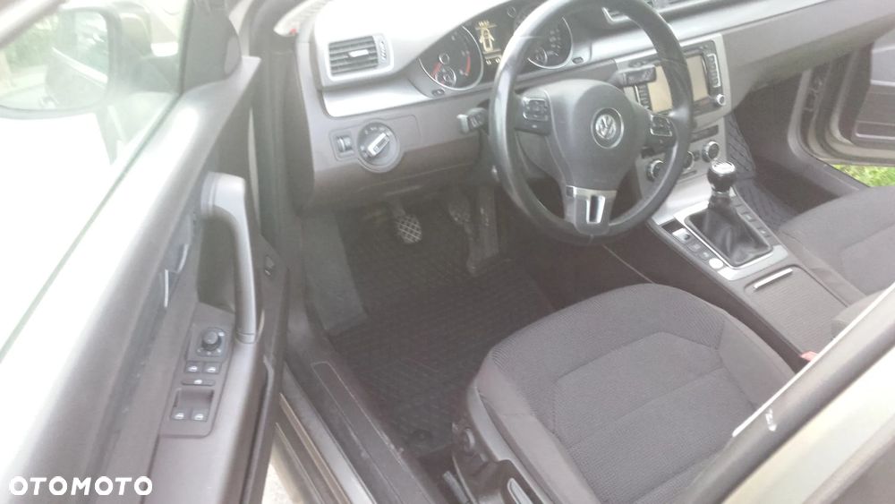 Volkswagen Passat 2.0 TDI Comfortline - 7