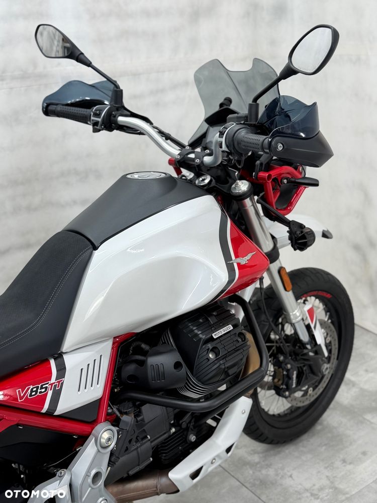 Moto Guzzi V85 - 11