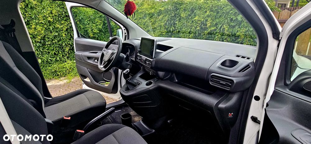 Opel COMBO - 21