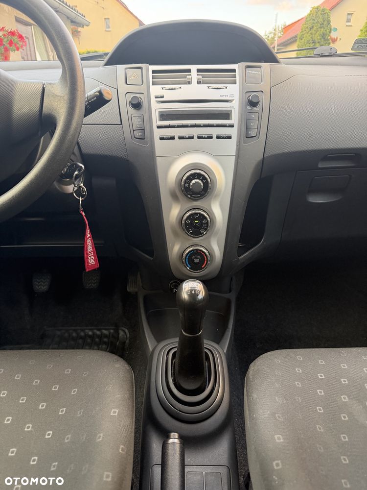 Toyota Yaris - 5