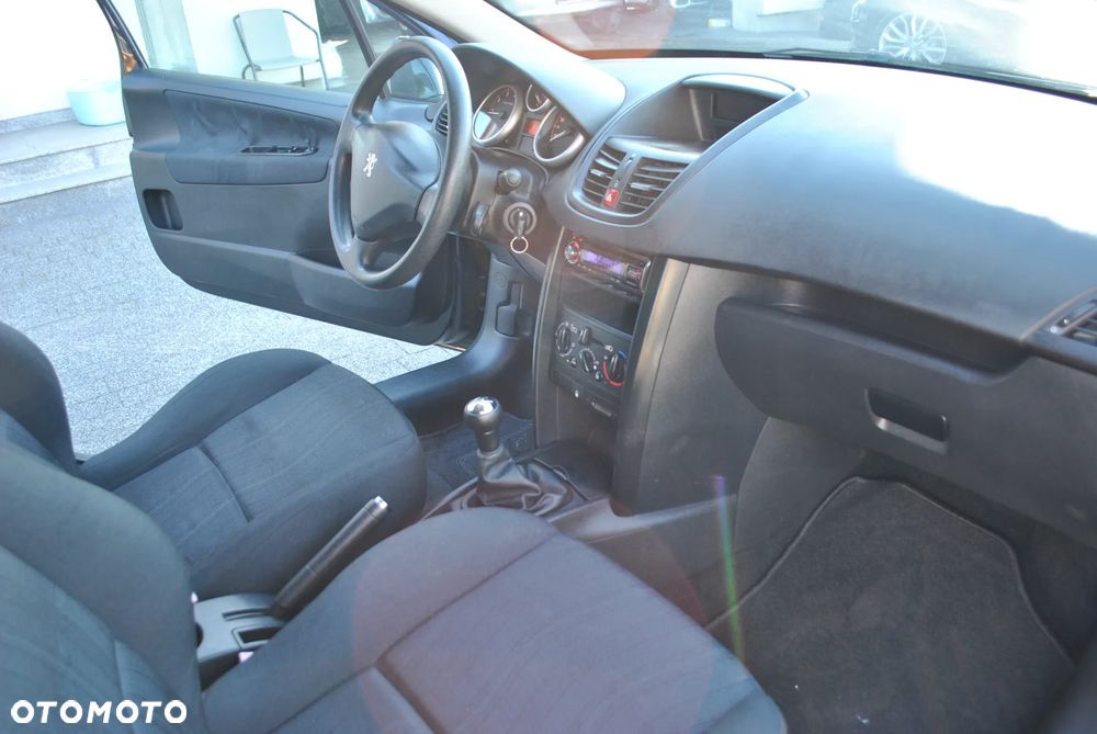 Peugeot 207 1.4 Trendy - 5
