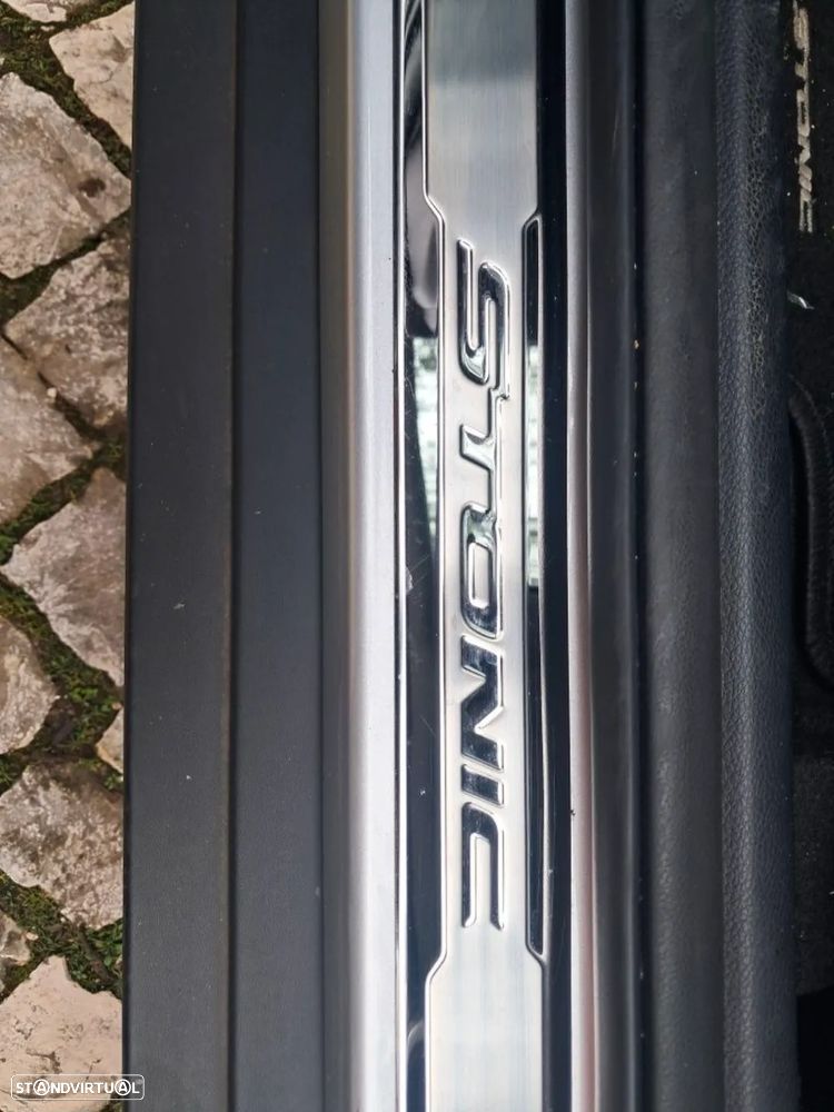Kia Stonic 1.0 T-GDI Drive — fotografia 10