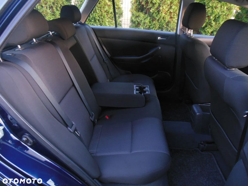 Toyota Avensis 1.8 VVT-i Combi - 13