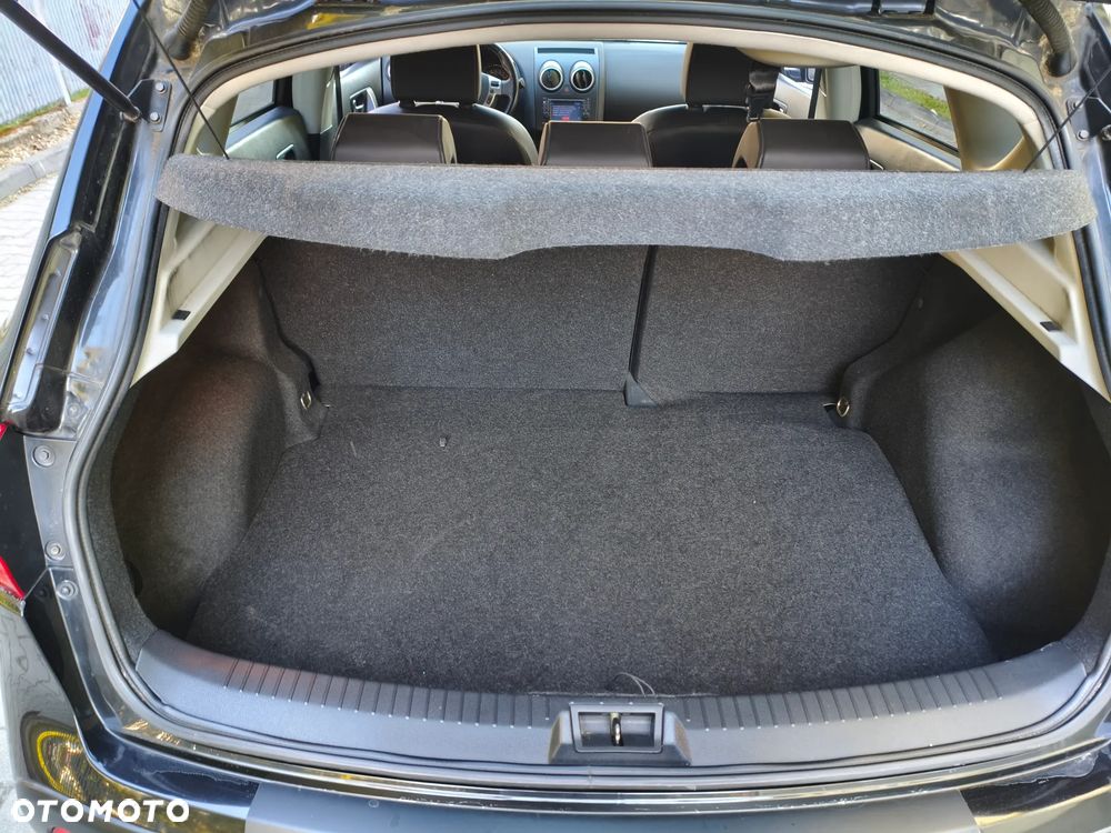 Nissan Qashqai 2.0 dCi 4 x 4 DPF tekna - 20