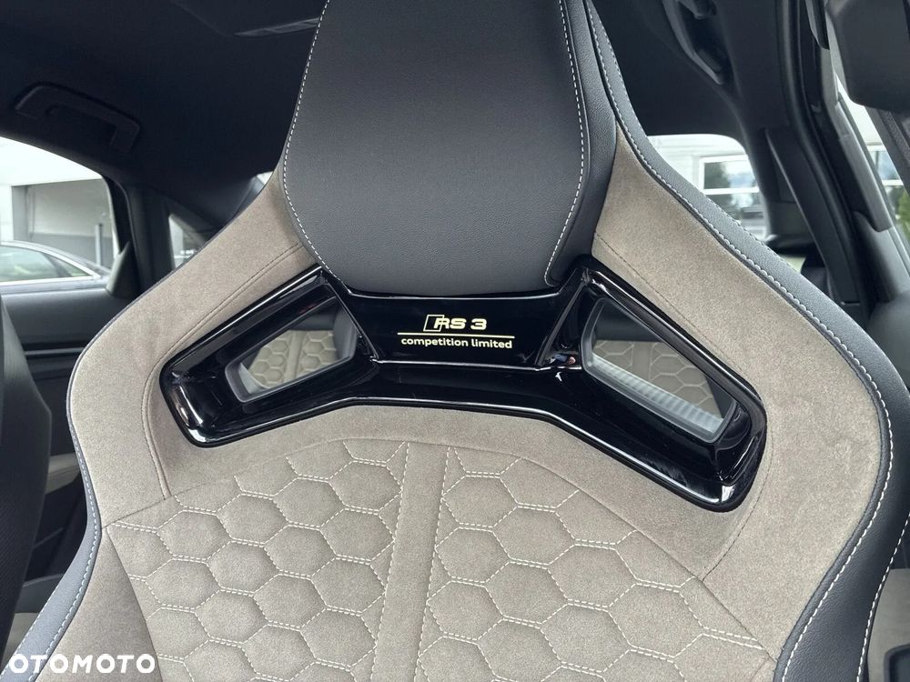 Audi RS3 Limousine - 13