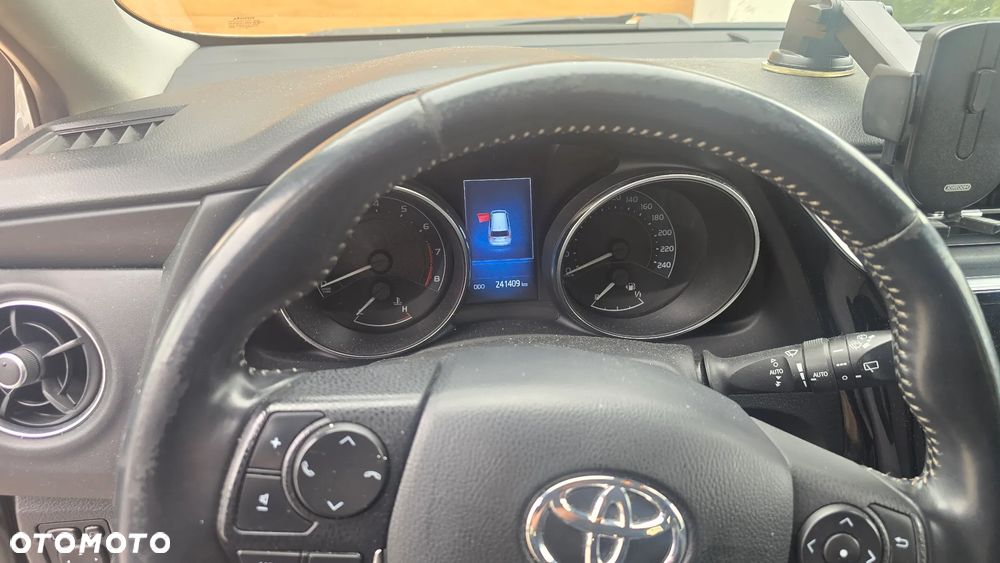 Toyota Auris 1.6 Selection - 7
