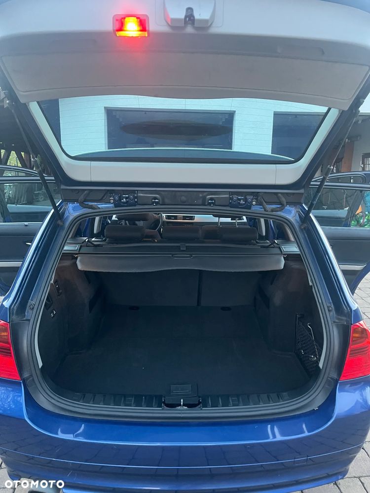 BMW Seria 3 - 32