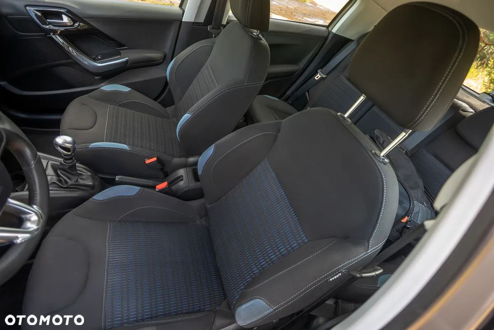 Peugeot 208 e-HDi 115 Stop&Start Allure - 16