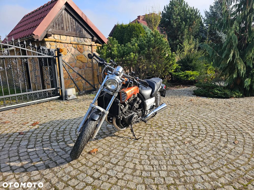Yamaha V-MAX - 1