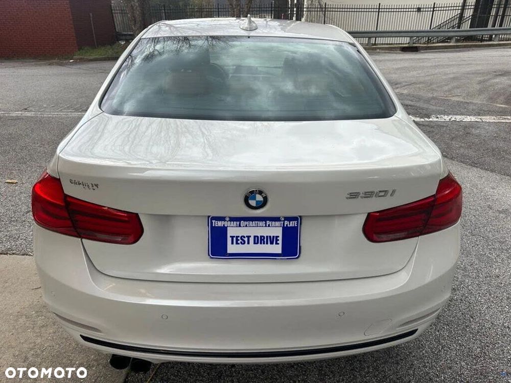 BMW Seria 3 330i - 6