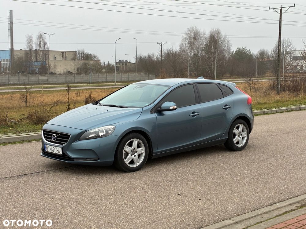 Volvo V40 D2 Momentum - 1