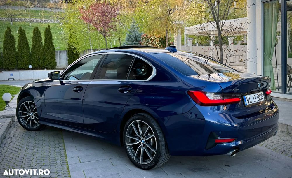 BMW Seria 3 330i xDrive Aut. Luxury Line - 2