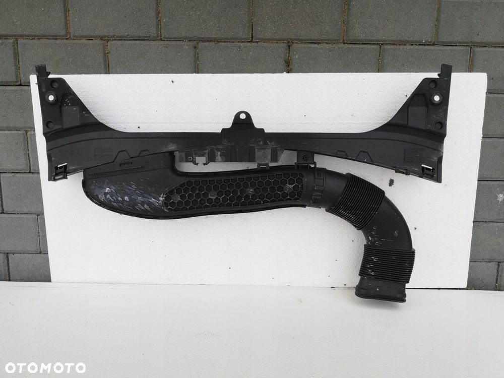 Wlot powietrza Mercedes W205 - 2