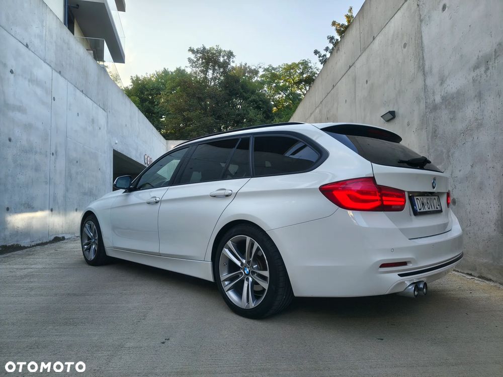 BMW Seria 3 320d Sport Line - 10