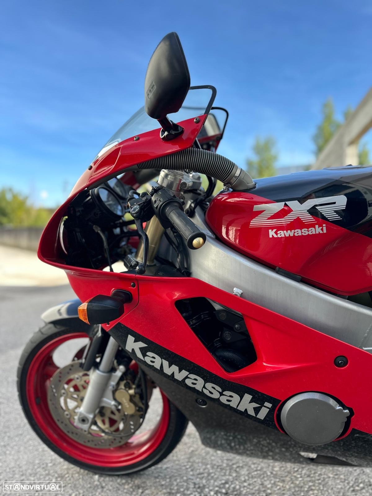 Kawasaki ZRX ZXR 400 - 3