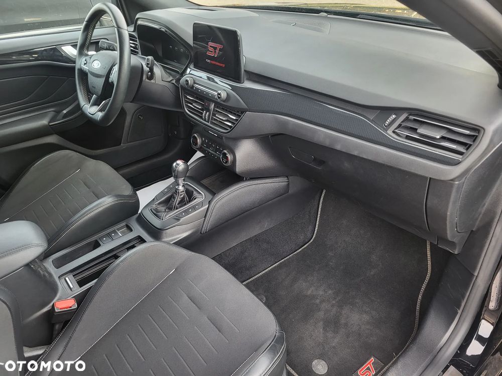 Ford Focus 2.0 EcoBlue ST - 17
