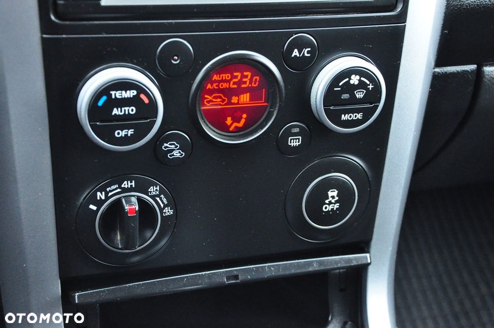 Suzuki Grand Vitara 1.9 DDiS - 38