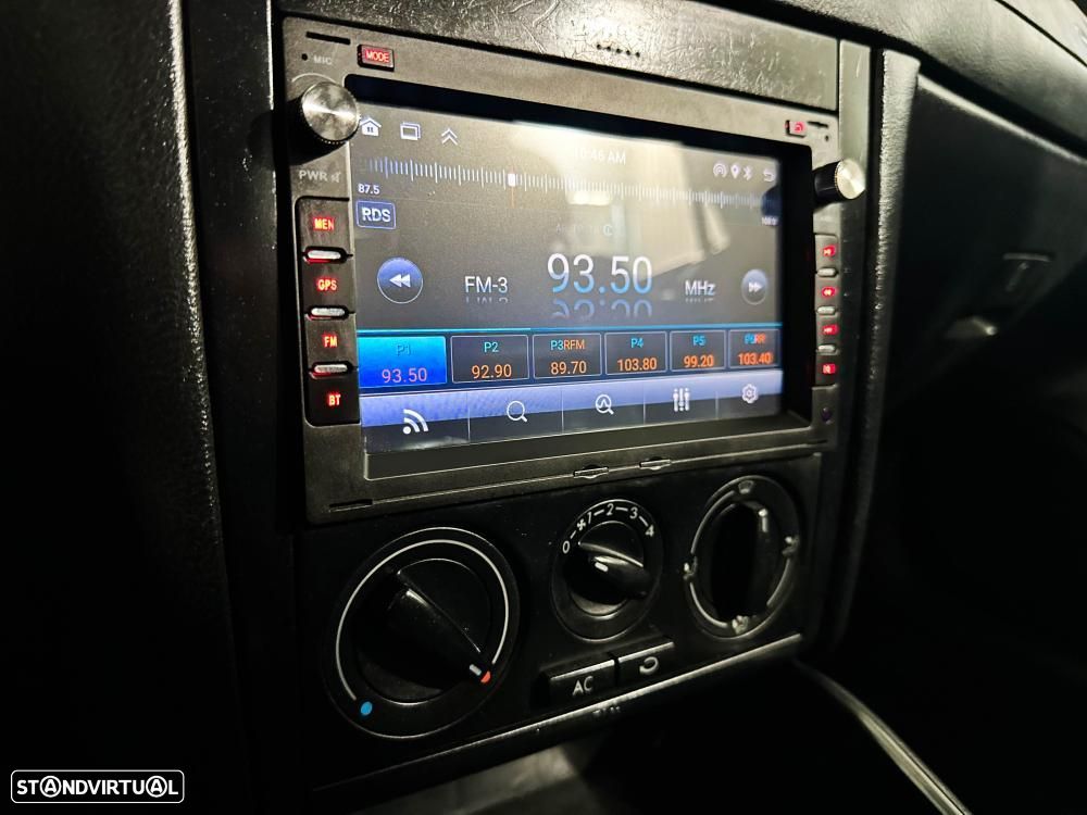 VW Golf 1.9 TDi 25 Anos - 38