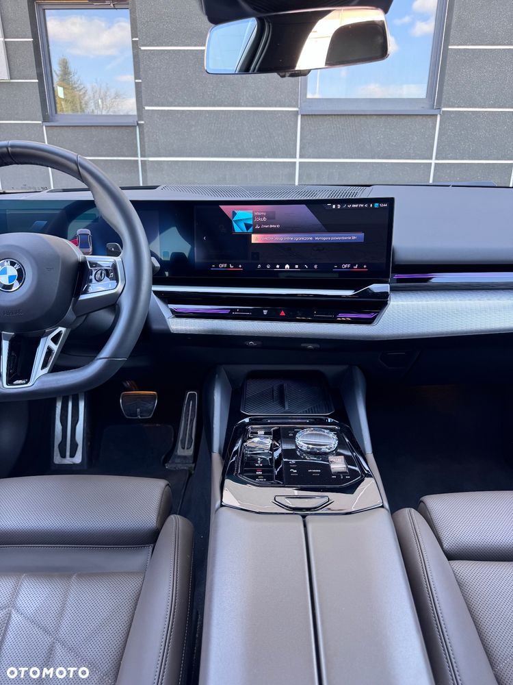 BMW Seria 5 520d xDrive mHEV - 17