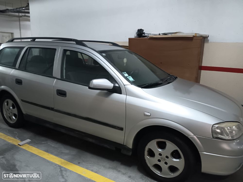 Opel Astra Caravan - 3