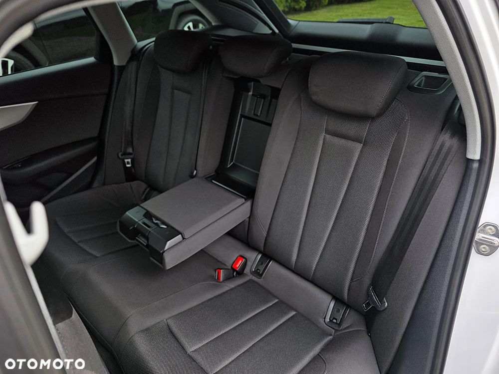 Audi A4 Avant 2.0 TDI - 13