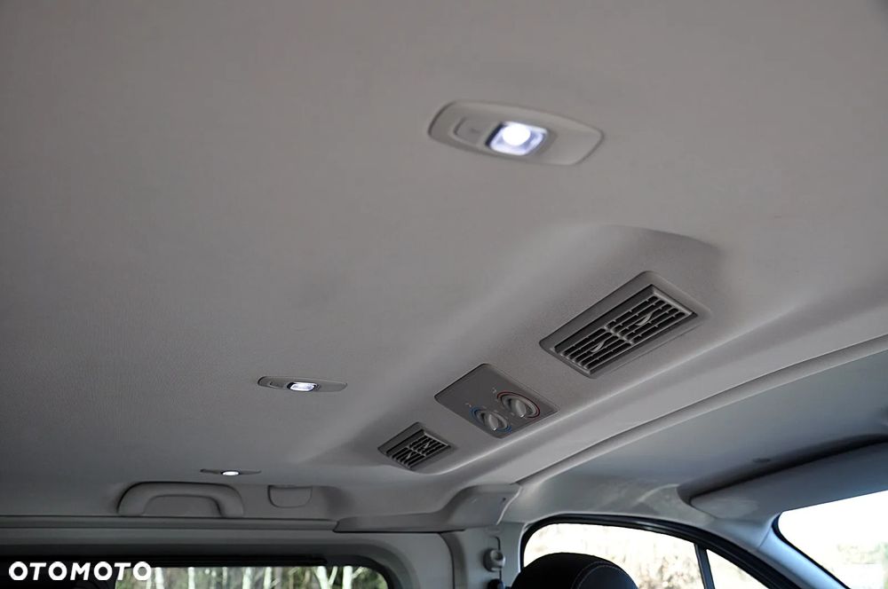Renault Trafic Blue Spaceclass - 25