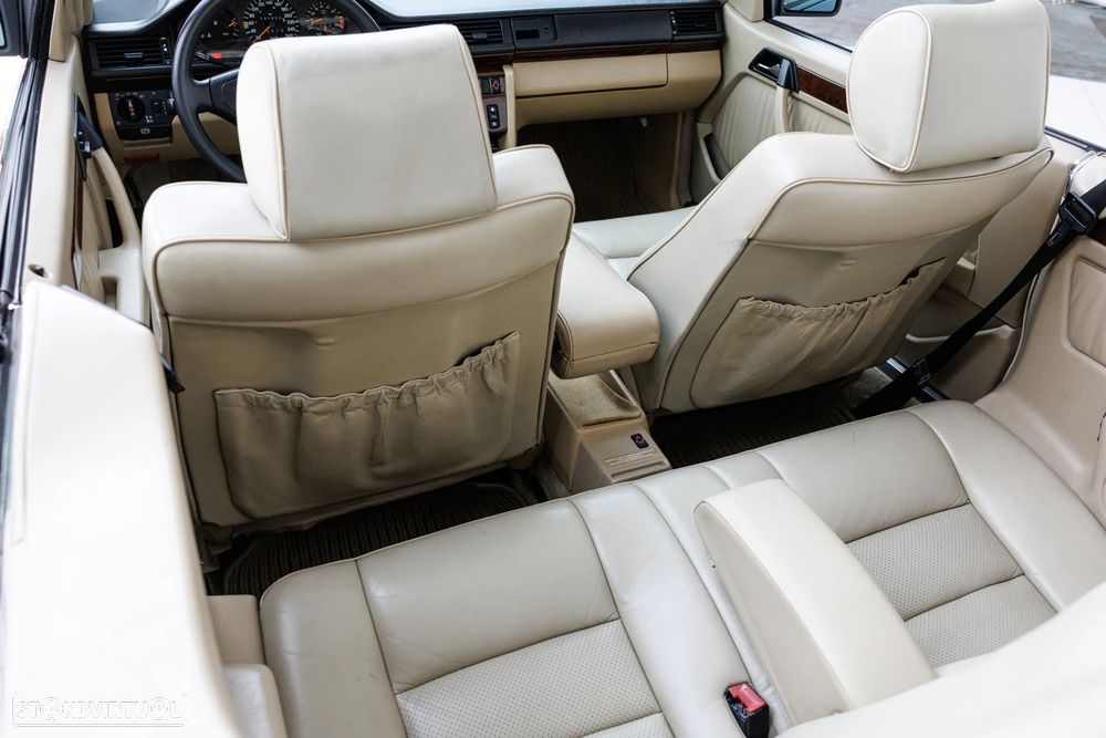 Mercedes-Benz W124 (1984-1997) 300 CE 24 Cabriolet - 27