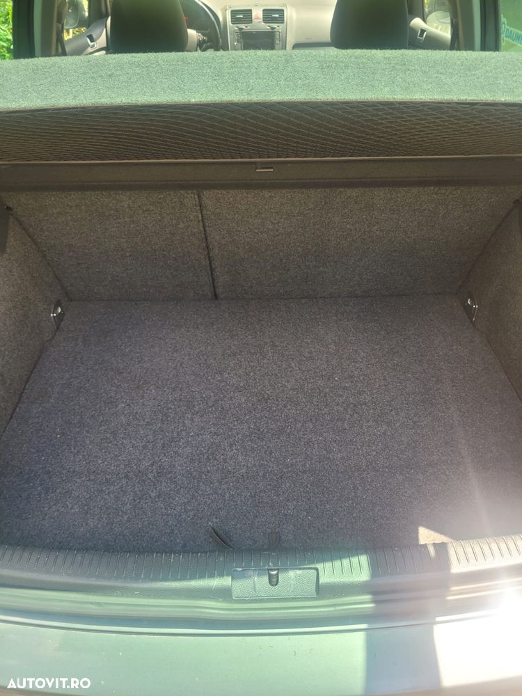 Volkswagen Golf 2.0 TDI DPF United - 9