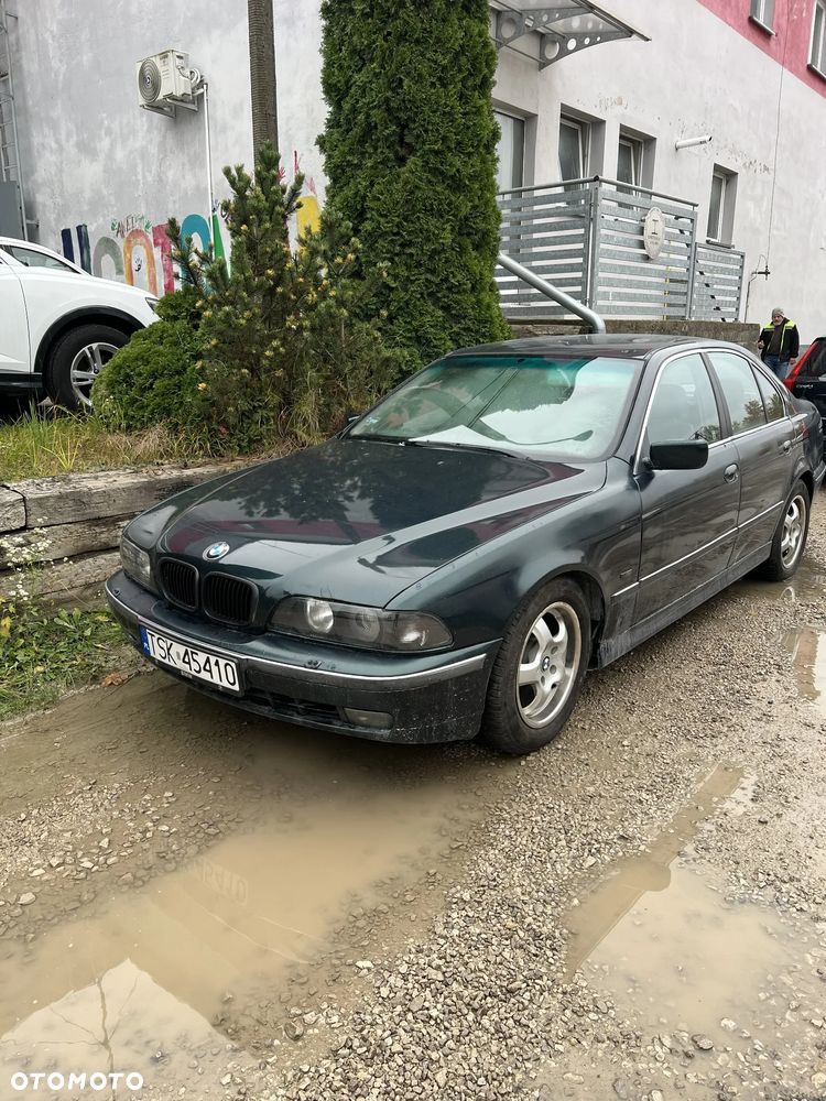 BMW E39 1997 photo 2