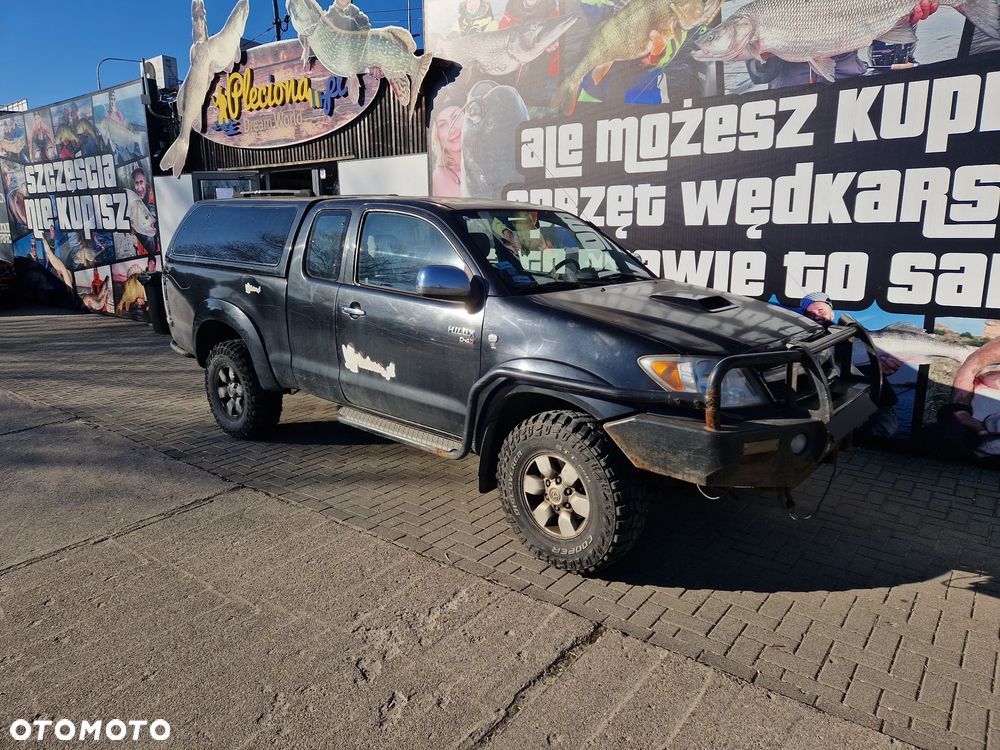 Toyota Hilux - 1