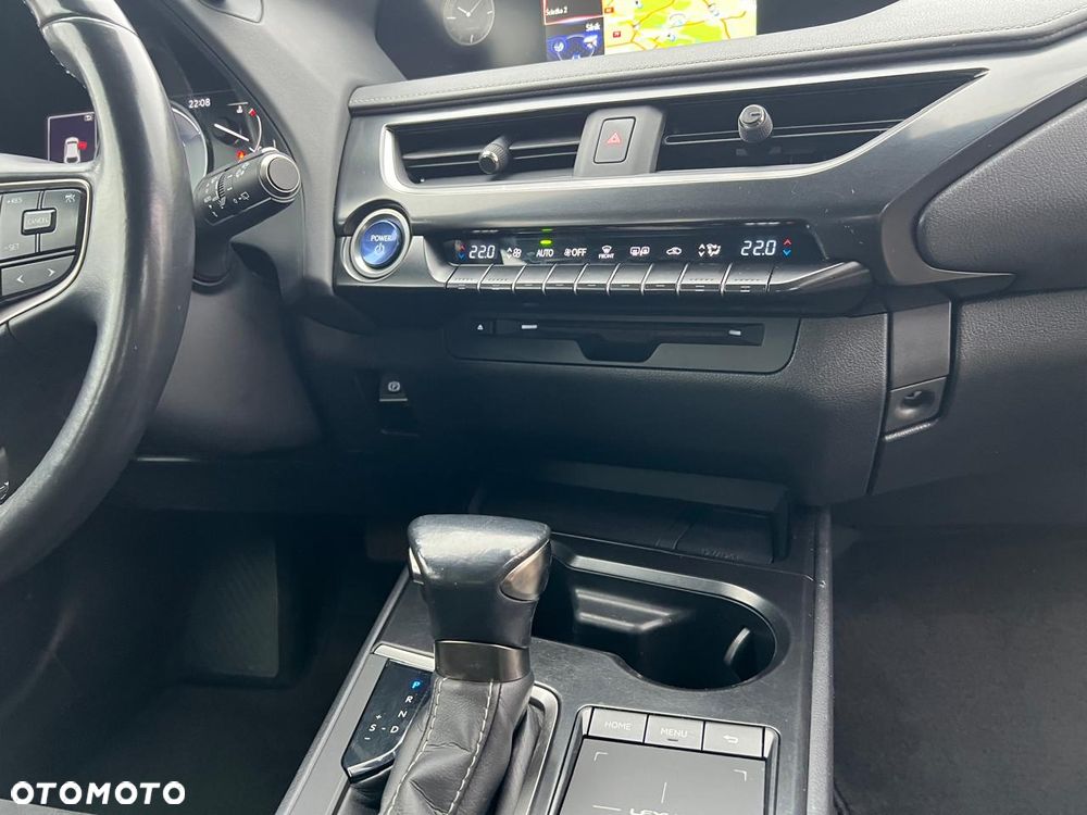 Lexus UX 250h Elegance 2WD - 22