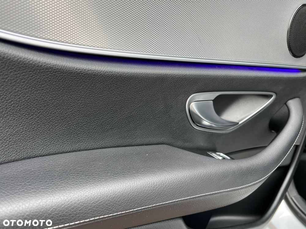 Mercedes-Benz Klasa E 220 d 9G-TRONIC - 20