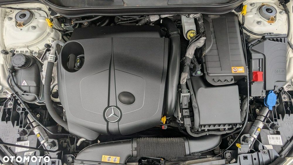 Mercedes-Benz GLA - 31