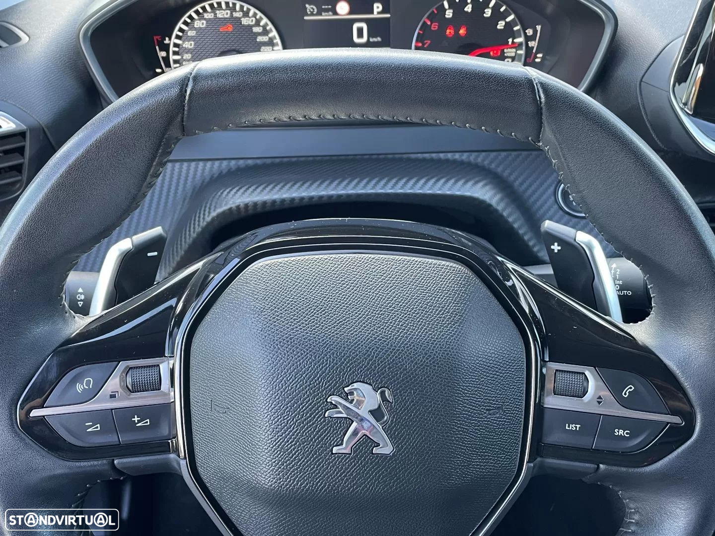 Peugeot 208 - 23