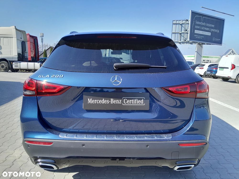 Mercedes-Benz GLA 200 Progressive - 4