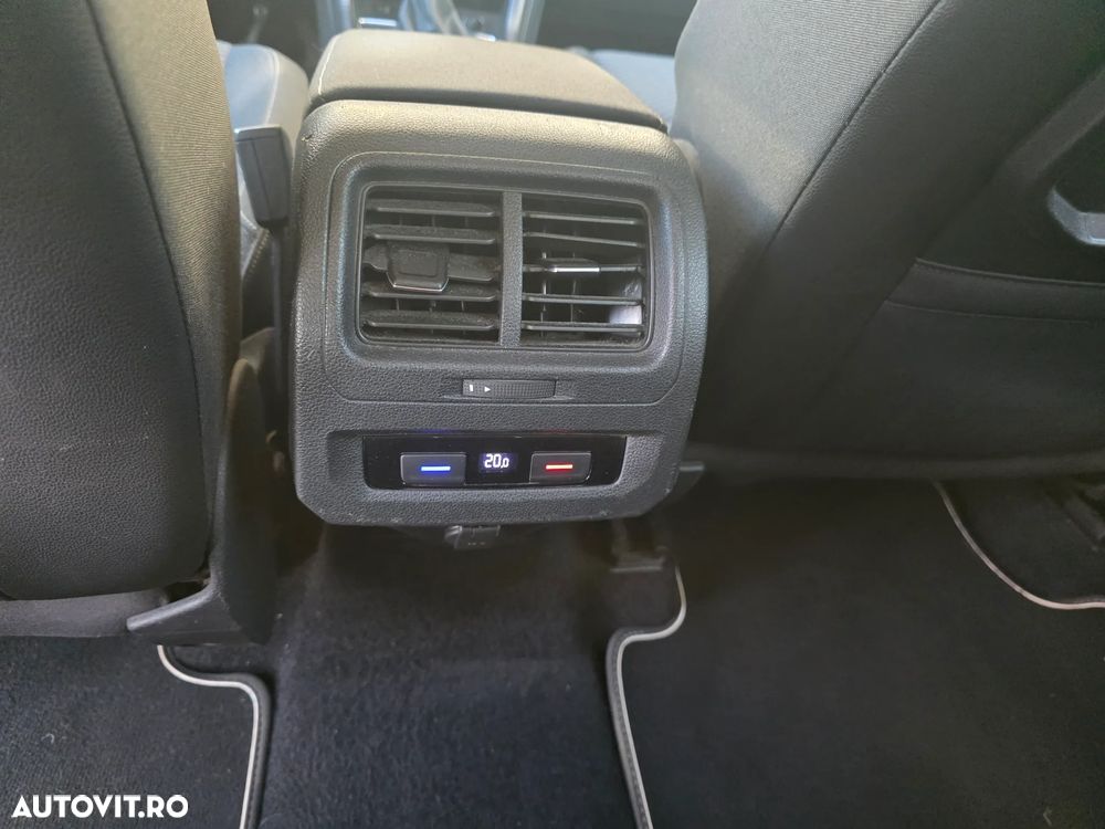 Volkswagen Touran - 9
