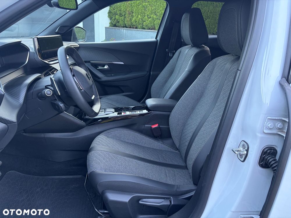 Peugeot 2008 1.2 PureTech Active S&S EAT8 - 13