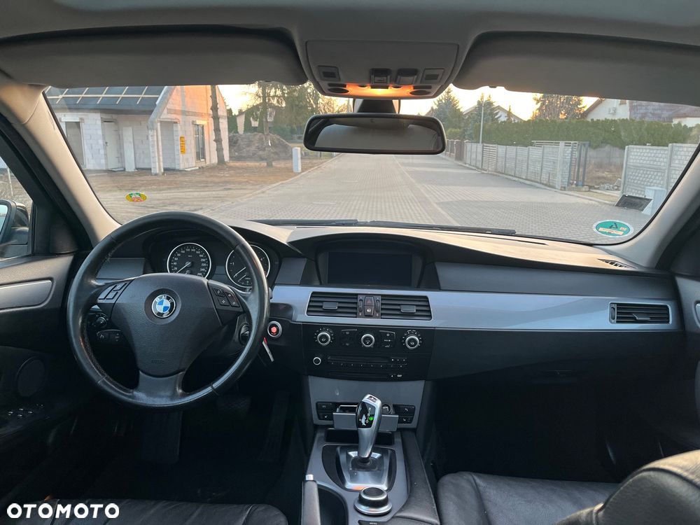 BMW Seria 5 525d - 9