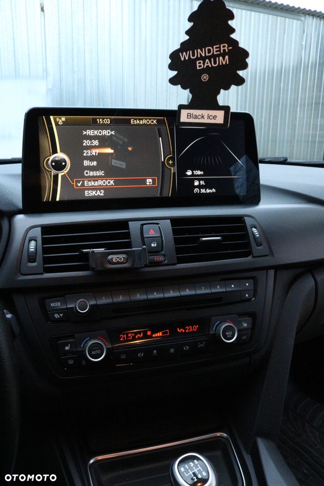 BMW Seria 3 318d - 14