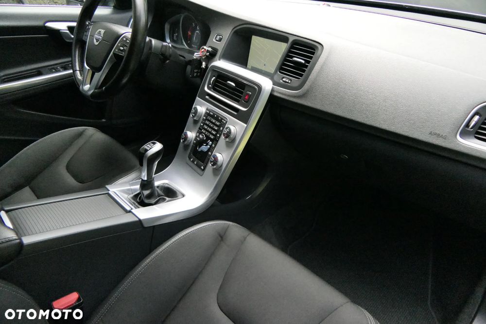 Volvo S60 D3 Drive-E Momentum - 19