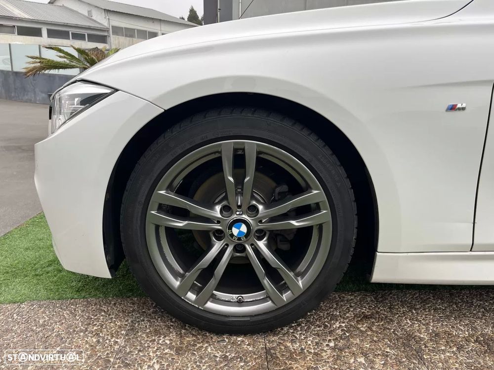 BMW 320 i Pack M Auto - 17