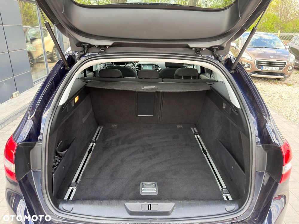 Peugeot 308 1.6 BlueHDi Allure S&S - 24