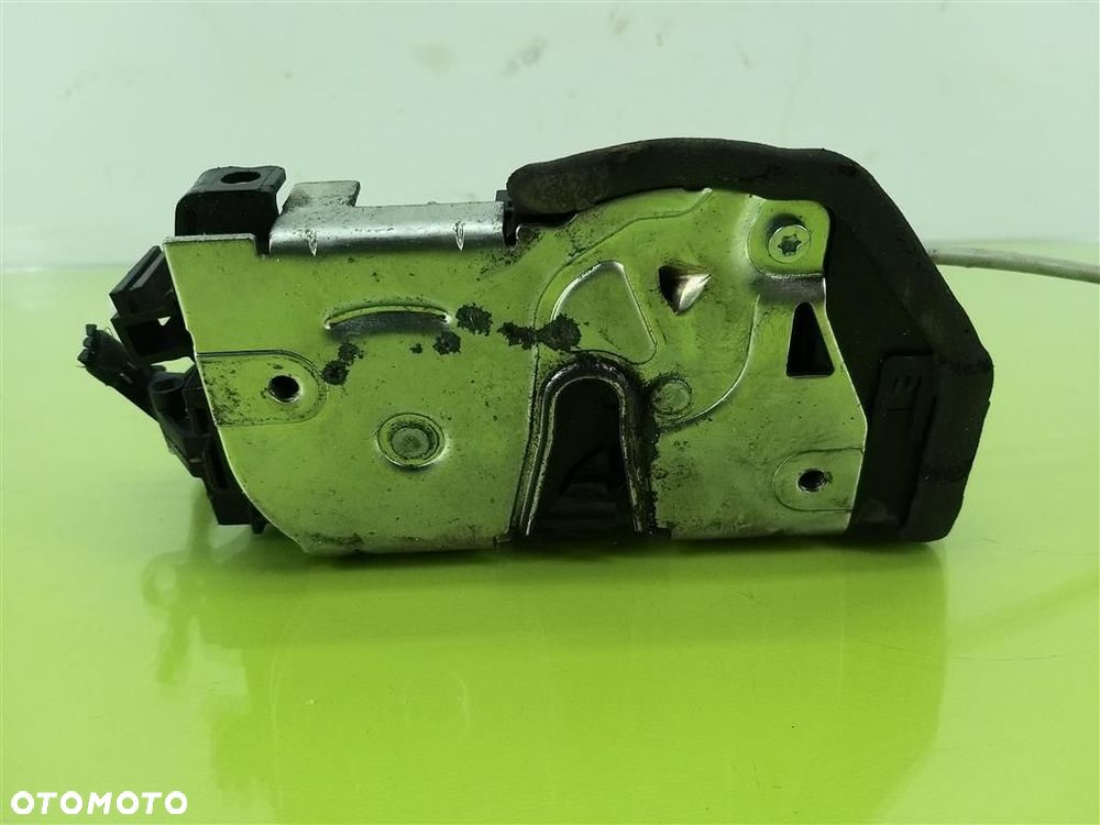 Zamek drzwi przód lewy BMW Seria 1 E87 2004-2013 7059973 3 DRZWI - 5